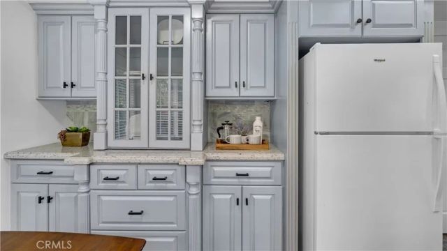 10207 Camarillo Street, Toluca Lake, CA 91602