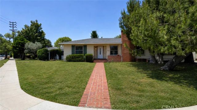 10207 Camarillo Street, Toluca Lake, CA 91602