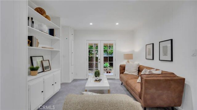 10207 Camarillo Street, Toluca Lake, CA 91602