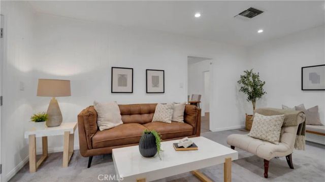 10207 Camarillo Street, Toluca Lake, CA 91602