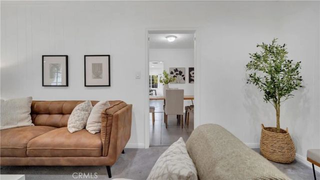 10207 Camarillo Street, Toluca Lake, CA 91602