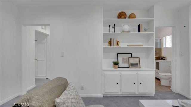 10207 Camarillo Street, Toluca Lake, CA 91602