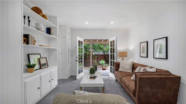 10207 Camarillo Street, Toluca Lake, CA 91602