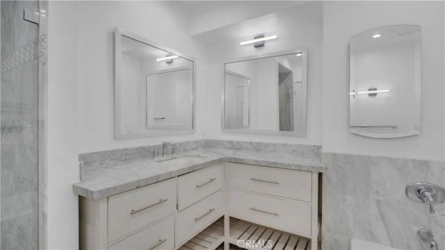 10207 Camarillo Street, Toluca Lake, CA 91602