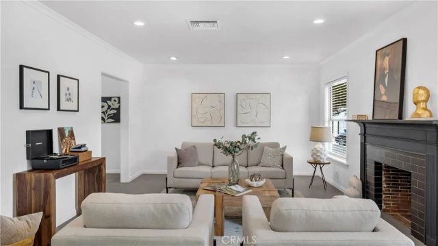 10207 Camarillo Street, Toluca Lake, CA 91602