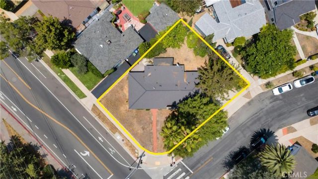 10207 Camarillo Street, Toluca Lake, CA 91602