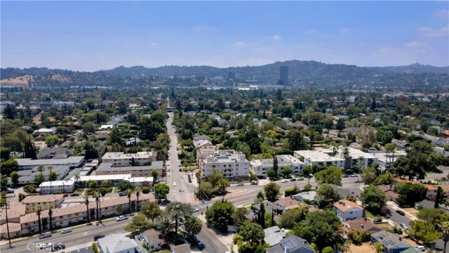 10207 Camarillo Street, Toluca Lake, CA 91602