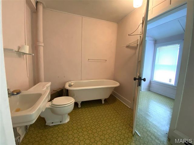 405 W 18th Street, Hermann, MO 65041