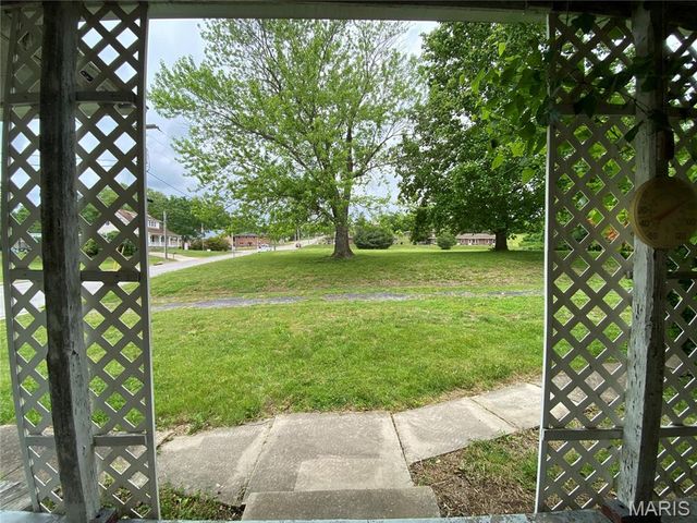 405 W 18th Street, Hermann, MO 65041