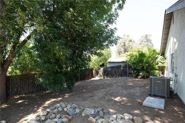 1589 Camelot, Corona, CA 92882