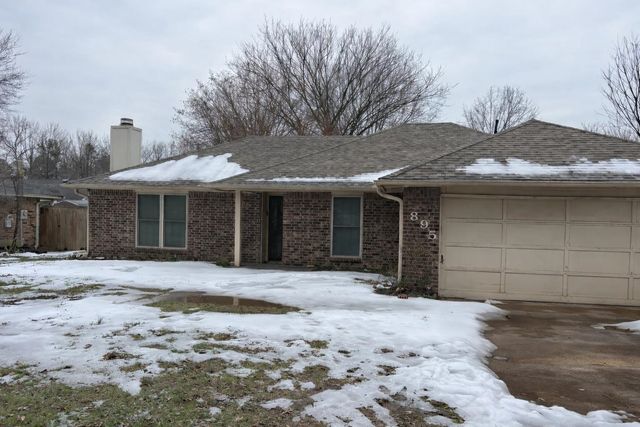 895 AUTUMN WOODS DR E, Southaven, MS 38671