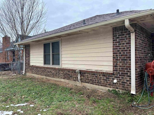 895 AUTUMN WOODS DR E, Southaven, MS 38671