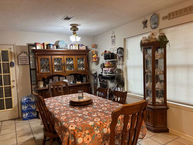 895 AUTUMN WOODS DR E, Southaven, MS 38671