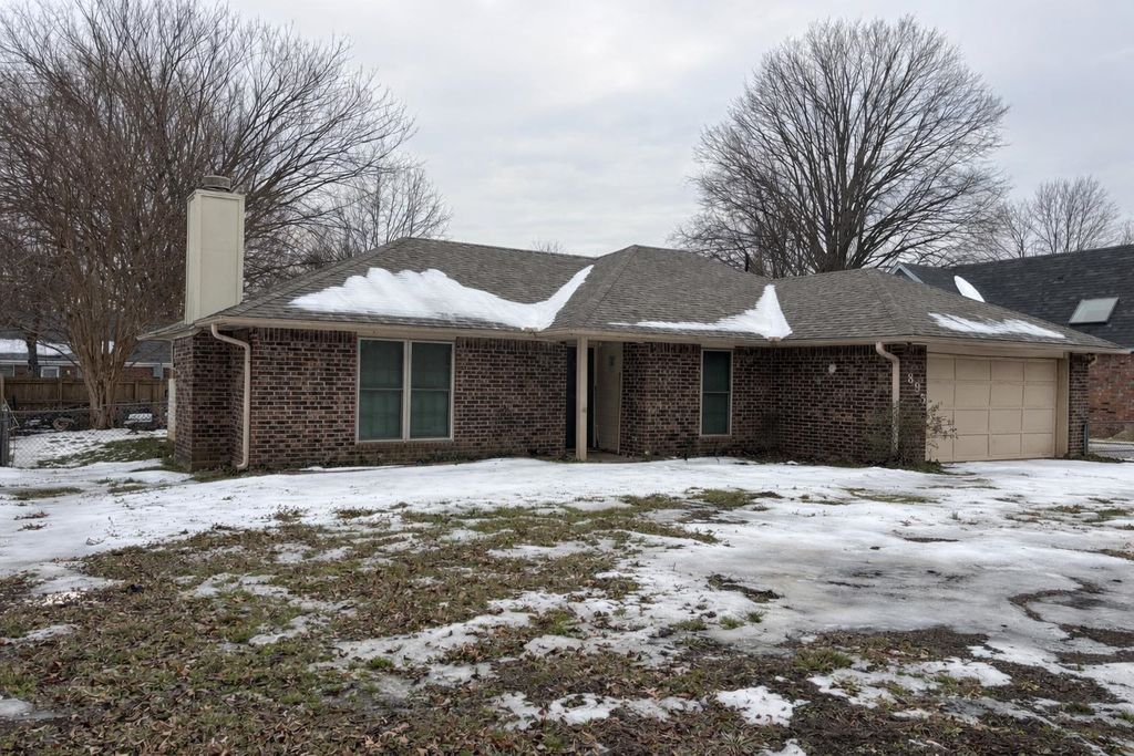 895 AUTUMN WOODS DR E, Southaven, MS 38671