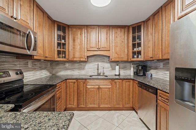 189 KENWOOD DR S, Levittown, PA 19055