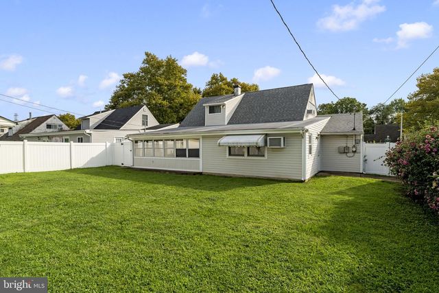189 KENWOOD DR S, Levittown, PA 19055