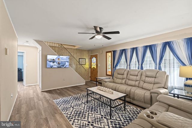 189 KENWOOD DR S, Levittown, PA 19055