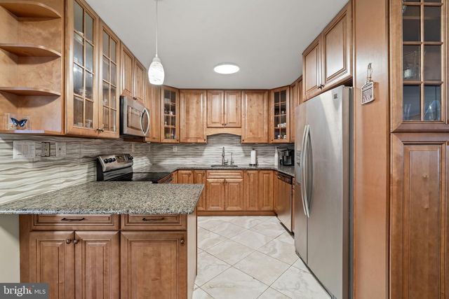 189 KENWOOD DR S, Levittown, PA 19055