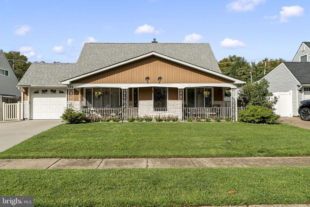 189 KENWOOD DR S, Levittown, PA 19055