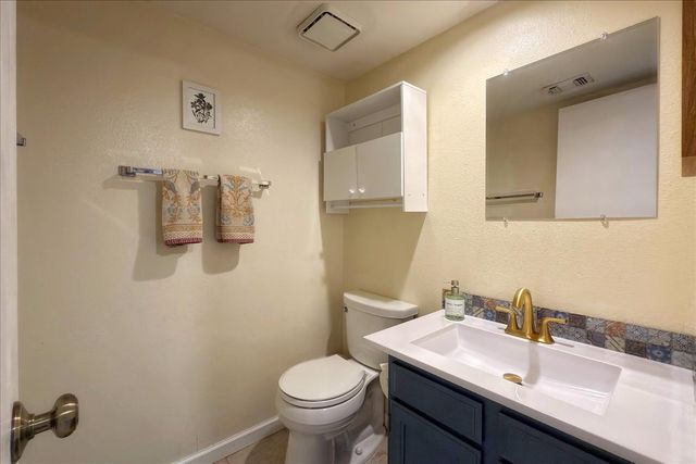 2353 Camino Pintores, Santa Fe, NM 87505