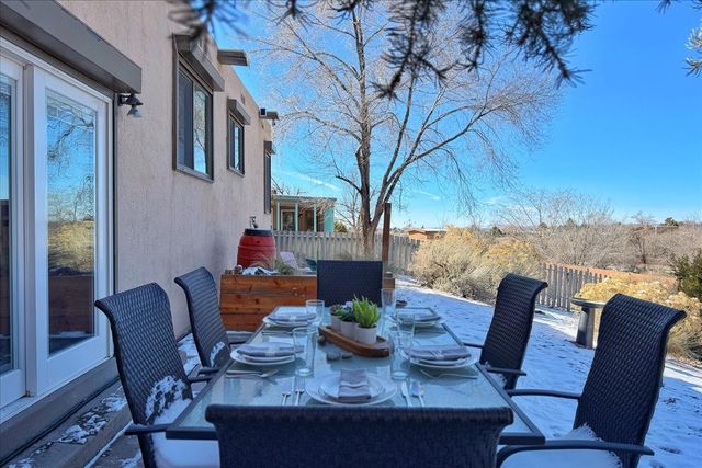 2353 Camino Pintores, Santa Fe, NM 87505