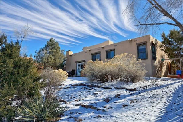 2353 Camino Pintores, Santa Fe, NM 87505