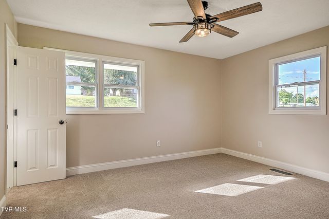 205 Archdale Drive, Kingsport, TN 37663