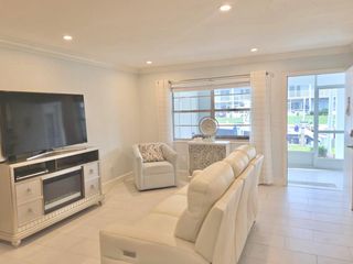 110b Shore Court 112, North Palm Beach, FL 33408