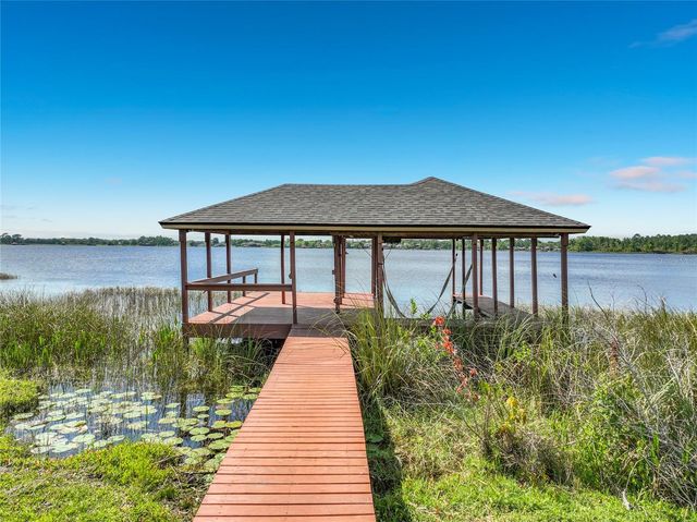 1861 EDGEWATER DRIVE, Mount Dora, FL 32757