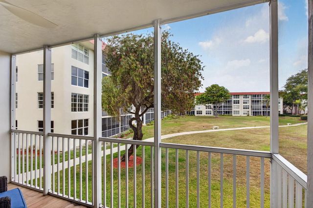 3100 NE 48th Court 214, Lighthouse Point, FL 33064