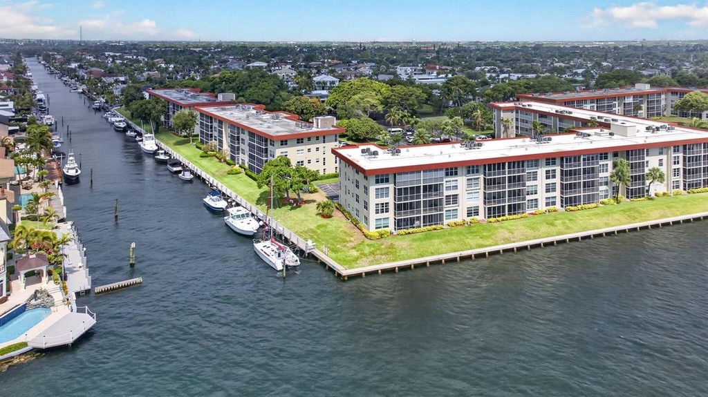 3100 NE 48th Court 214, Lighthouse Point, FL 33064
