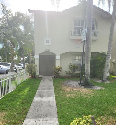 10877 NW 8th St, Pembroke Pines, FL 33026
