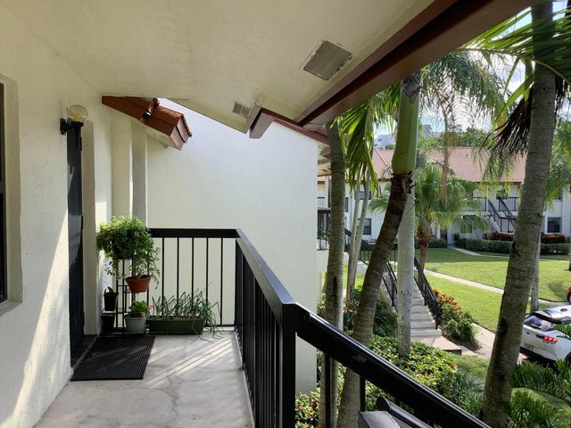 22040 Palms Way 204, Boca Raton, FL 33433