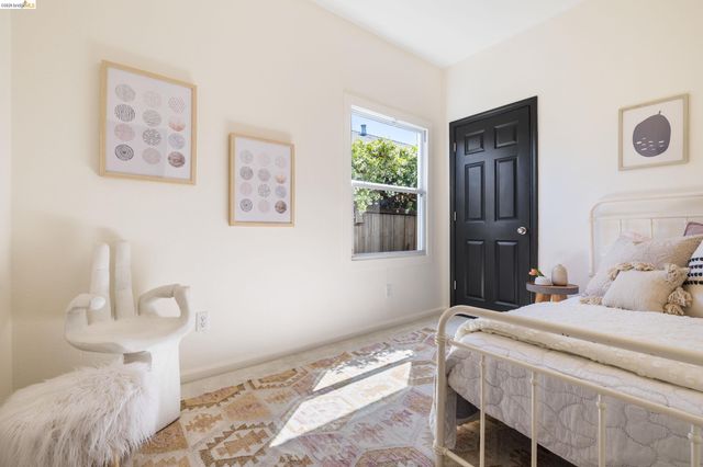 825 41St St, Oakland, CA 94608