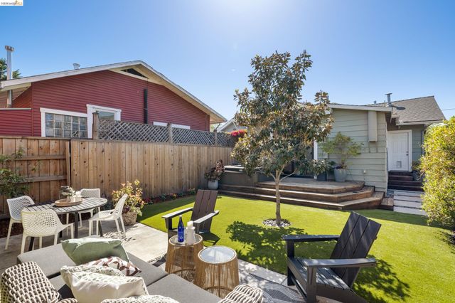 825 41St St, Oakland, CA 94608