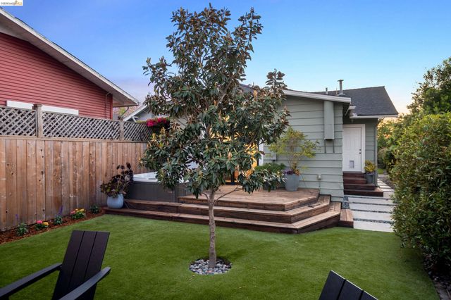 825 41St St, Oakland, CA 94608