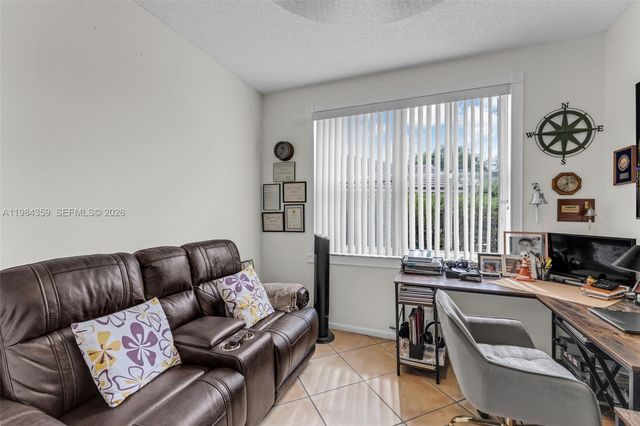 627 Willow Bend Rd, Weston, FL 33327