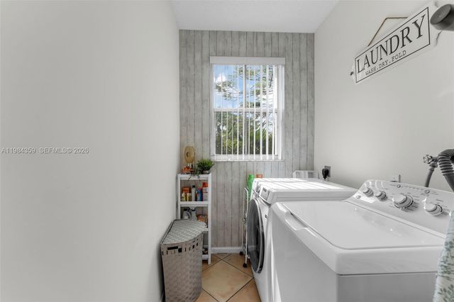 627 Willow Bend Rd, Weston, FL 33327