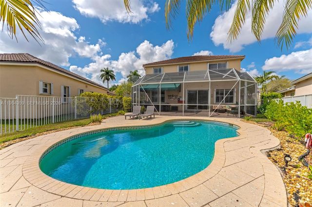 627 Willow Bend Rd, Weston, FL 33327