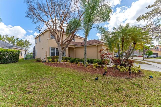 627 Willow Bend Rd, Weston, FL 33327