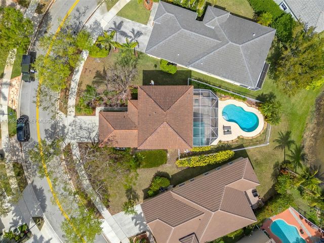 627 Willow Bend Rd, Weston, FL 33327