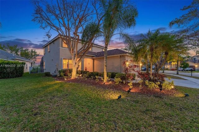 627 Willow Bend Rd, Weston, FL 33327