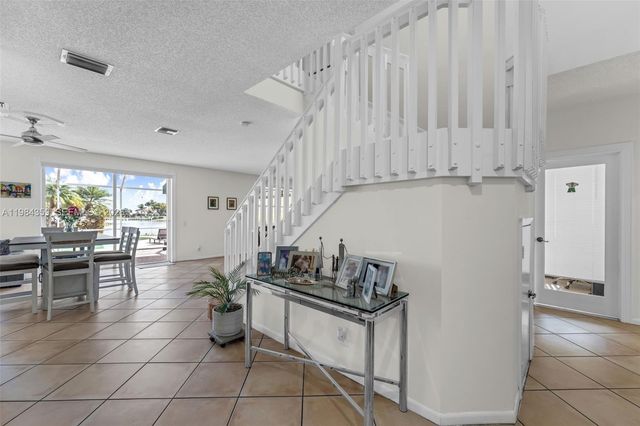 627 Willow Bend Rd, Weston, FL 33327