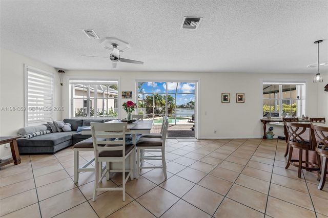 627 Willow Bend Rd, Weston, FL 33327