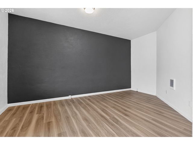 708 N KILLINGSWORTH St 7, Portland, OR 97217