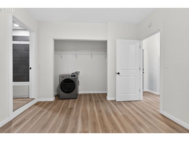 708 N KILLINGSWORTH St 7, Portland, OR 97217