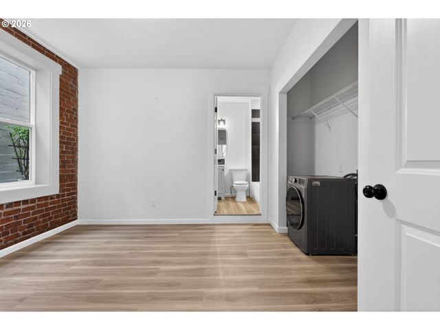 708 N KILLINGSWORTH St 7, Portland, OR 97217