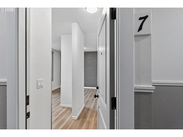 708 N KILLINGSWORTH St 7, Portland, OR 97217