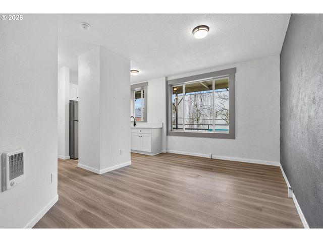 708 N KILLINGSWORTH St 7, Portland, OR 97217