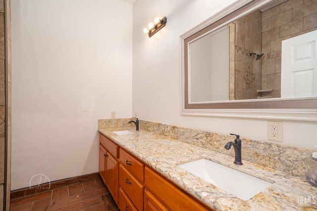 18005 S Union Avenue, Bakersfield, CA 93307